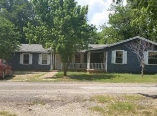 104 E Avenue A, Valley Mills, TX 76689