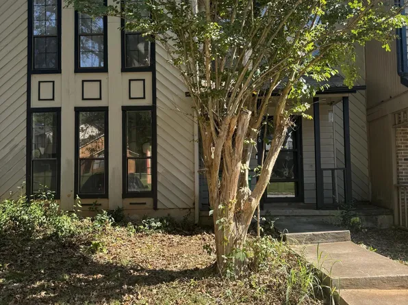 816 Heritage Oaks Dr, Stone Mountain, GA 30088