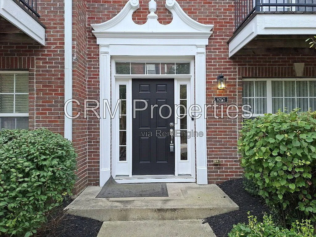 3 bed, 3.0 bath, 2058 sqft, $2,400 — Photo 2