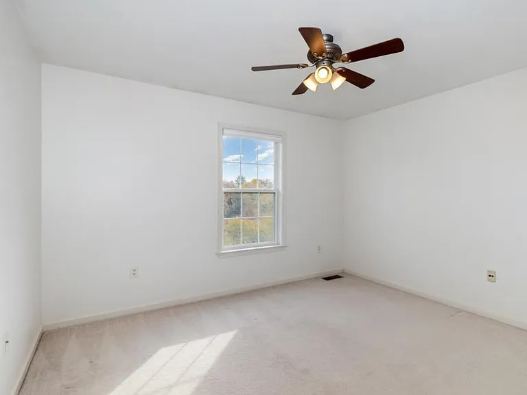 1172 Heron Ct — Photo 17