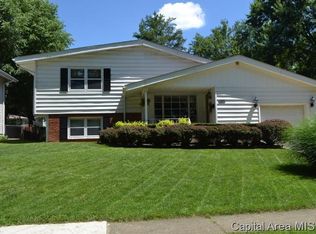 2051 Brentwood Dr, Springfield, IL 62704