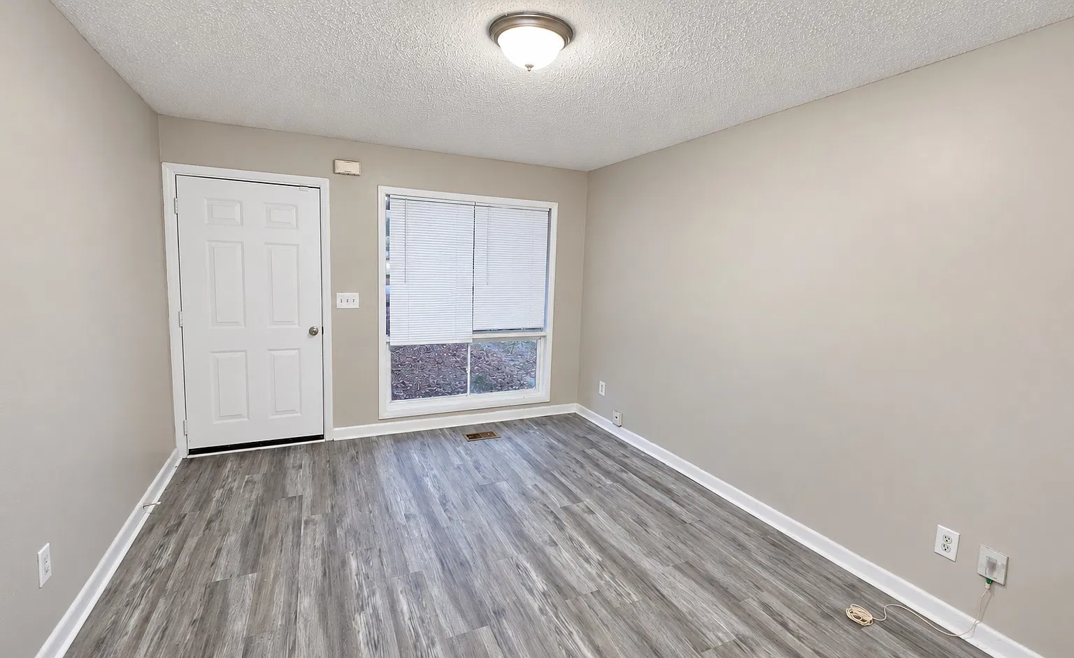 2152 Paradise Lake Avenue - 1 — Photo 3