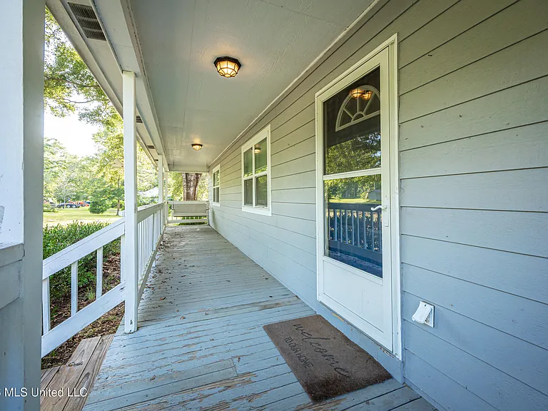 20608 Scarborough Rd — Photo 42