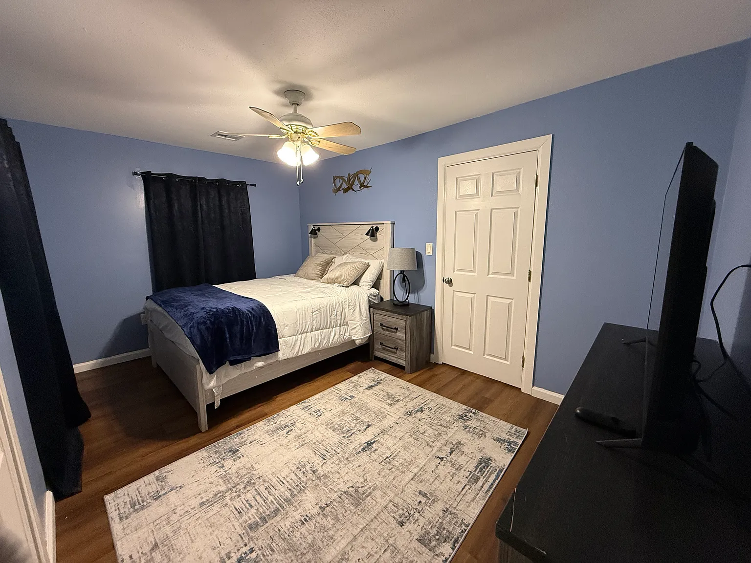2 bed, 1119 sqft, $2,300 — Photo 2