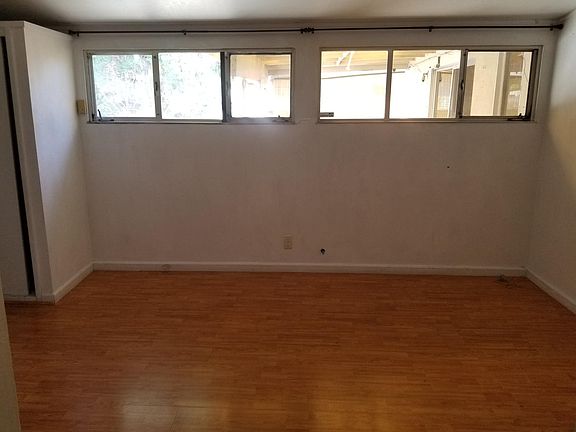 5th image of 895 Lakewood Dr