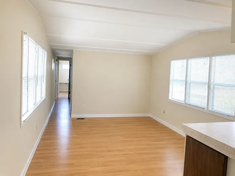 1179 S Meadow Dr — Photo 2