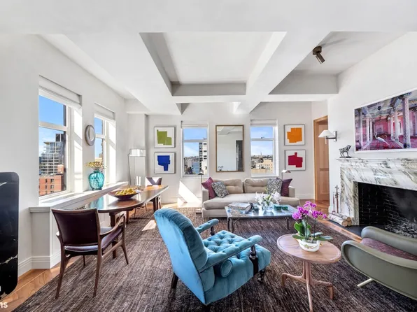 470 West 24th Street image 1 of 15