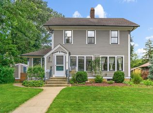 1014 Saint John St, Elgin, IL 60120