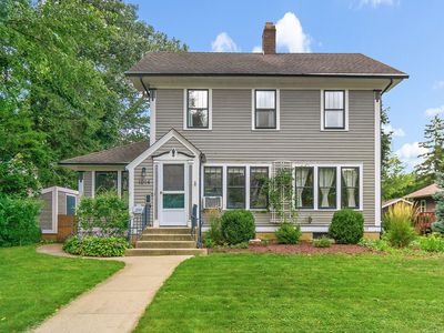 1014 Saint John St, Elgin, IL, 60120