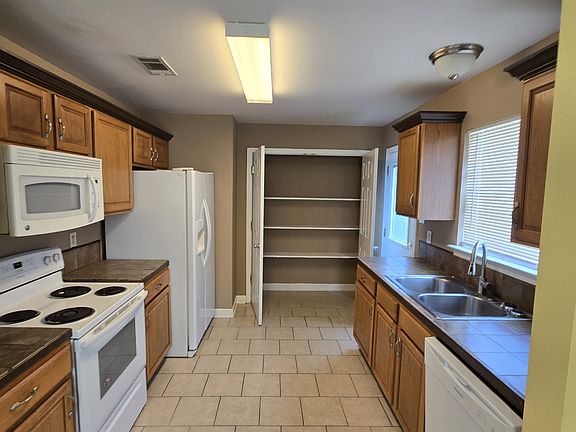 4th image of 26293 Riverscape Dr