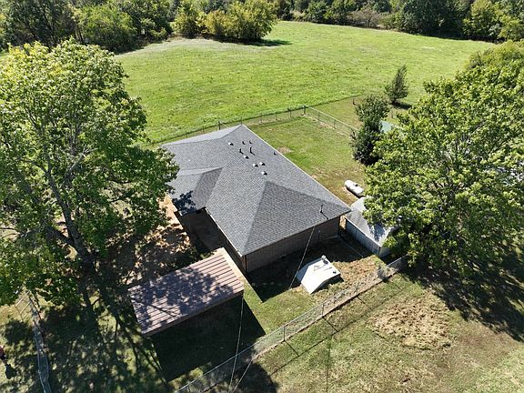 2nd image of 2139 E 2070th Rd