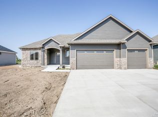 2224 Brookfield Dr, Salina, KS 67401