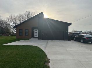 1075 Union Blvd, Englewood, OH