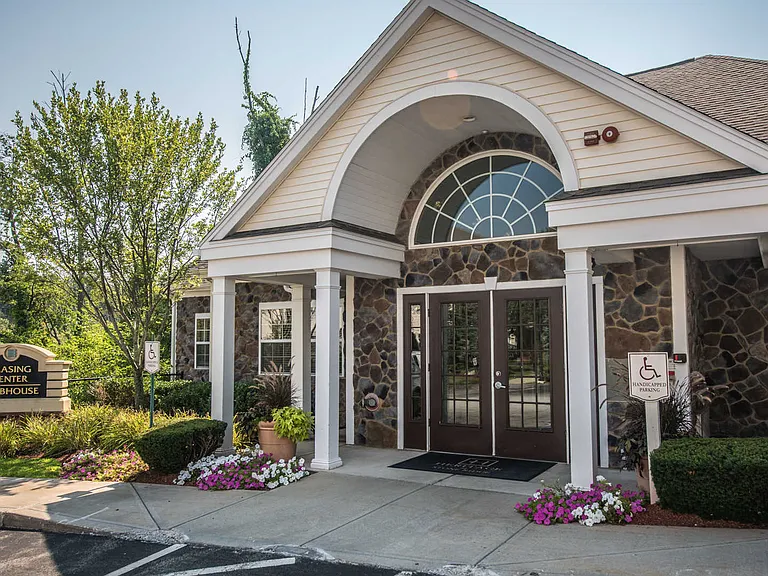 Leasing Center