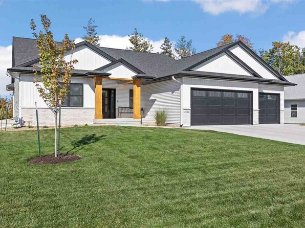 3122 Timber Ridge Ct, Hiawatha, IA 52233