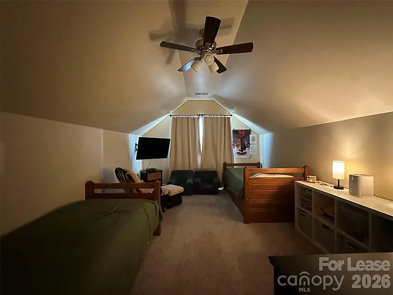 819 Stargard Ct — Photo 34