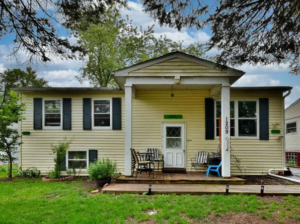 1209 Villa Vista Dr, Round Lake Beach, IL 60073