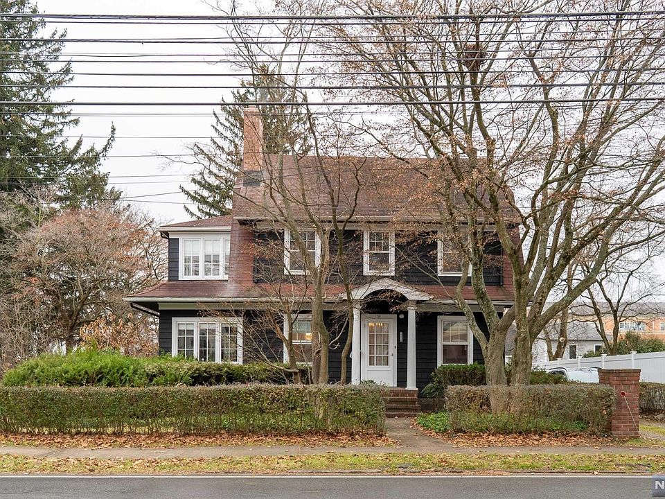 1st image of 28 Darlington Ave