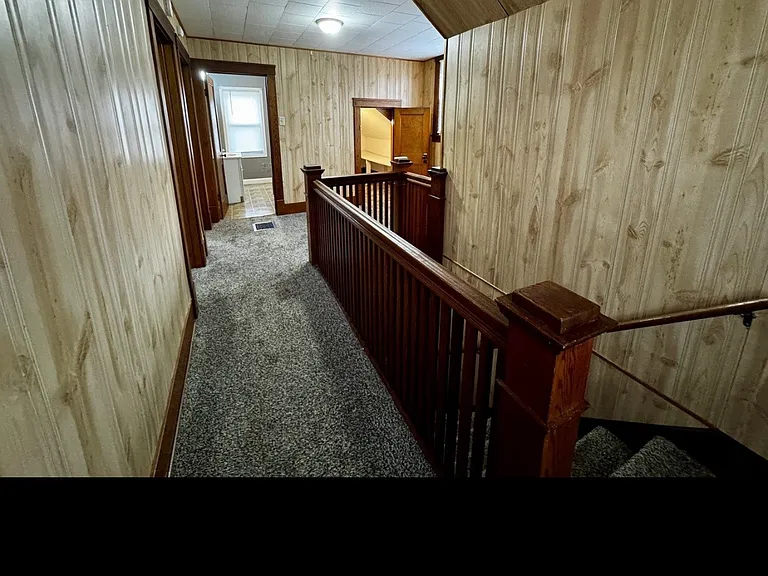 309 E Oak St — Photo 8