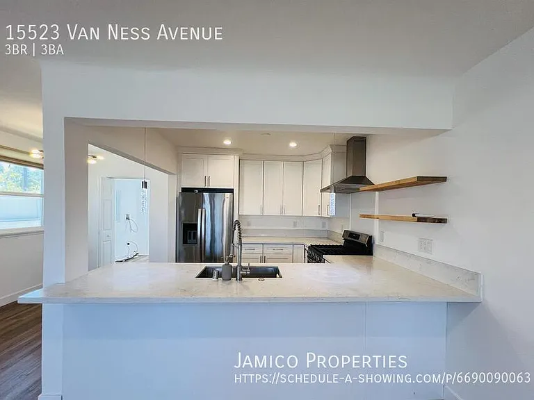 15523 Van Ness Ave — Photo 5