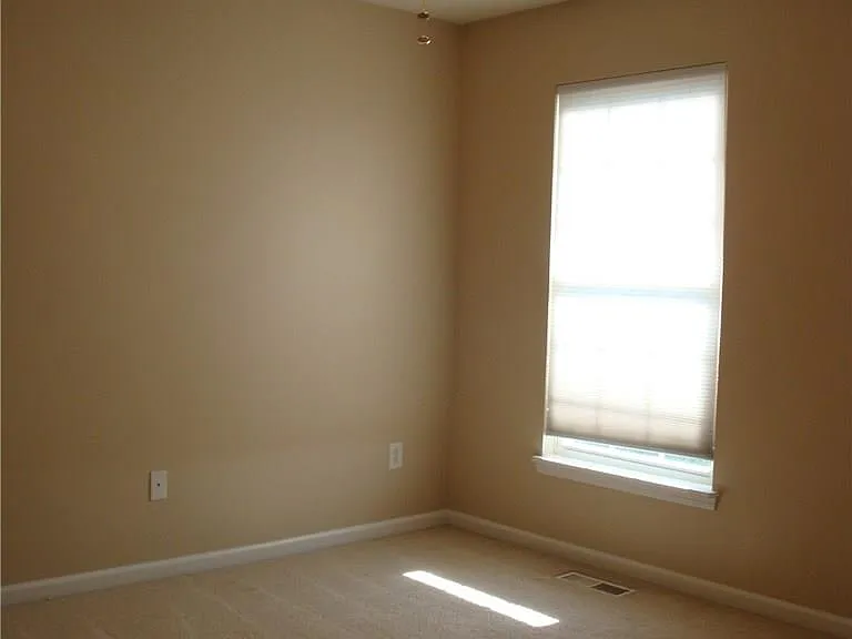 13032 Thames Dr — Photo 13