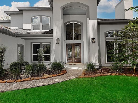 2nd image of 14 Graceful Elm Ct