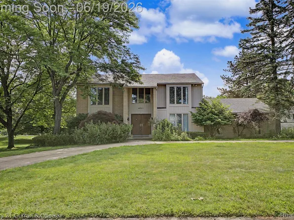 4231 Windridge Ct, West Bloomfield, MI 48323