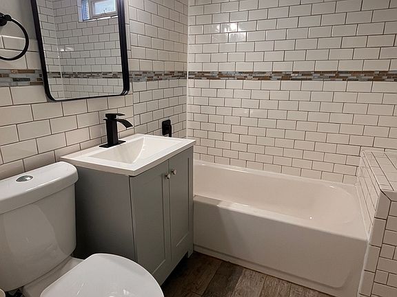 4th image of 3101 N Lawndale Ave #1
