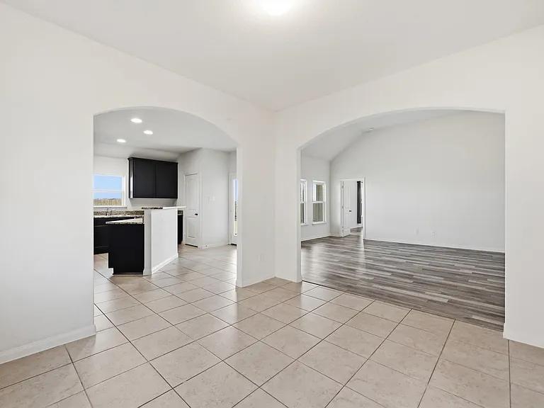 1216 Violet Ln — Photo 11