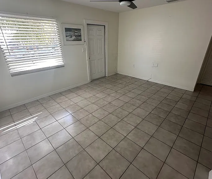 4516 Fountainbleau Rd — Photo 4