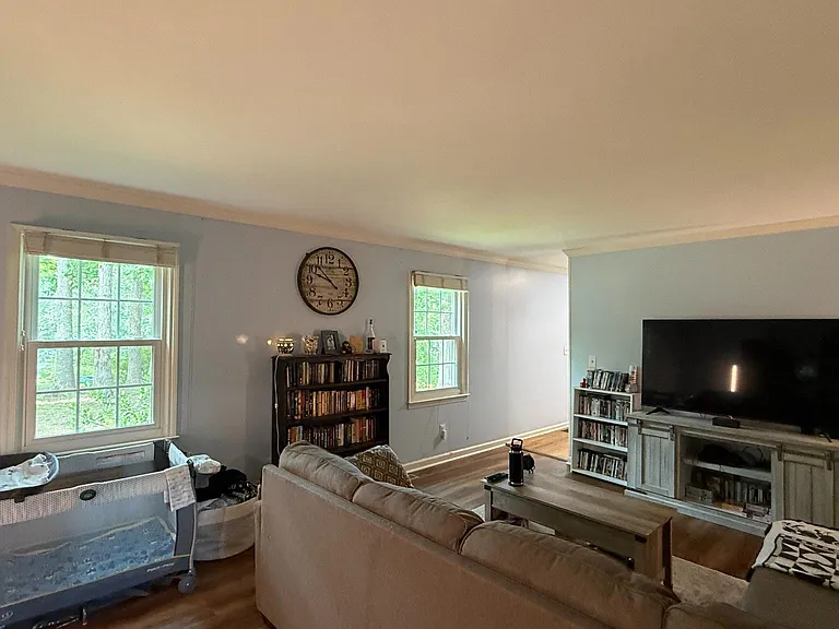 4015 Duke Of Glouster St — Photo 5