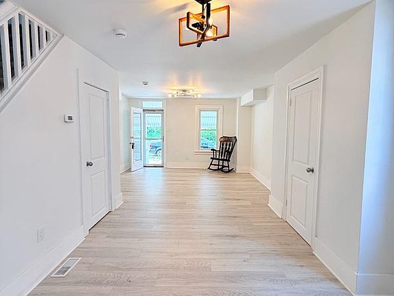 5th image of 433 May St