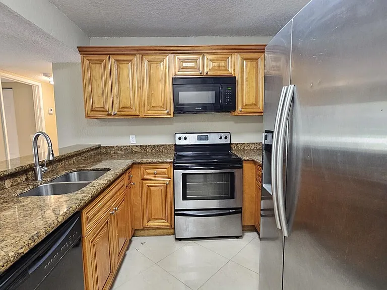1440 Windorah Way #C — Photo 3