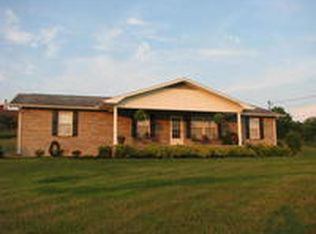 1024 C B St, Seymour, TN 37865