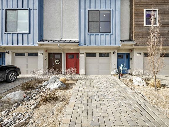 4th image of 545 Gloria May Ln