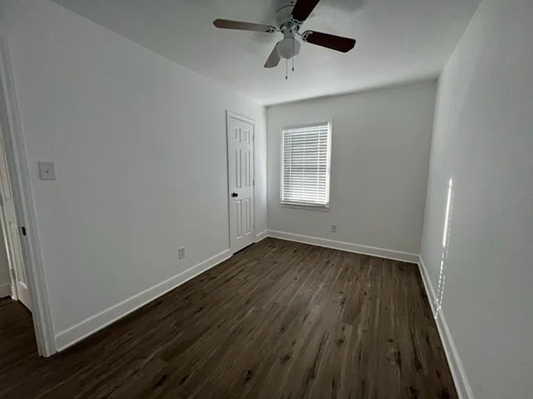 734 S Crockett Dr — Photo 12
