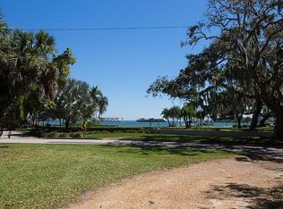 5027 Sunrise Dr S, Saint Petersburg, FL 33705
