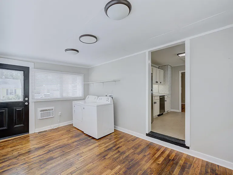 322 S Kilbourne Rd — Photo 19
