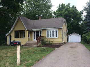 93 40th St SW, Wyoming, MI 49548