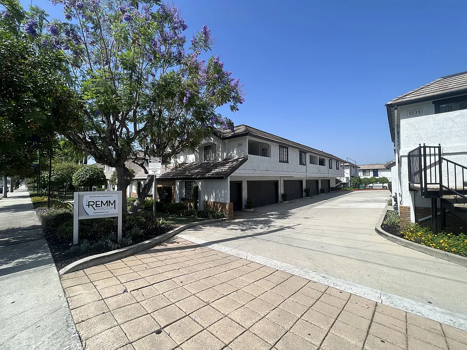 Charter Oaks Apartment Homes