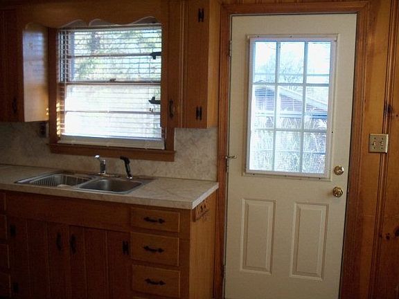 4th image of 151 Cumberland Dr