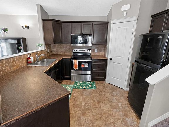 5th image of 8914 W 71st Ave