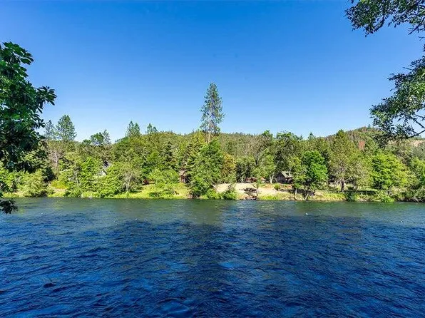 22266 Highway 62, Shady Cove, OR 97539