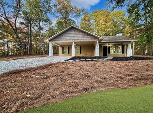 730 Carrie Cove Ln, Clarkesville, GA 30523