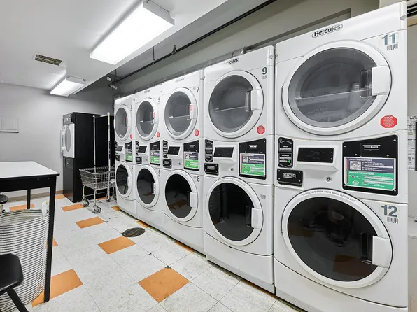 225 East 63rd Street image 14 of 15