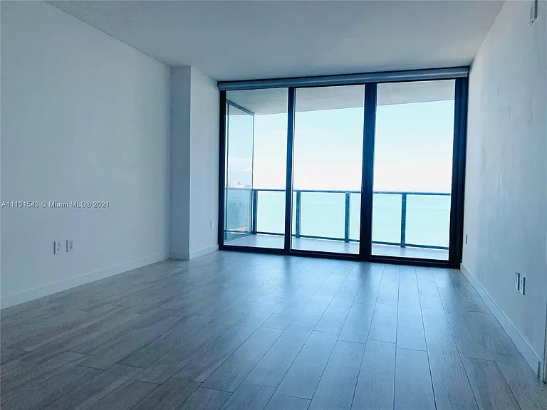 460 NE 28th St #1206 — Photo 14