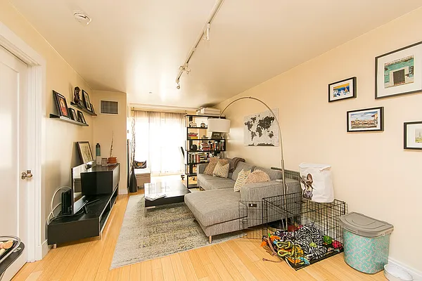 Sold by Century 21 Homefront | media 18