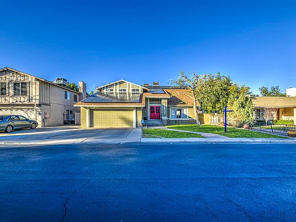 3rd image of 3012 E Harmony Cir