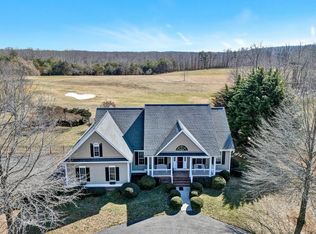 112 Pointe O Woods Dr, Huddleston, VA 24104