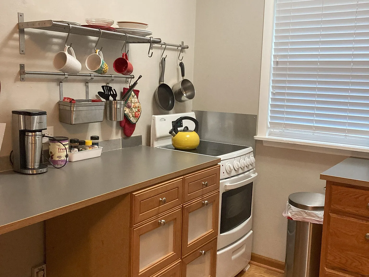 West Plaza Furnished Studio Apartments — Photo 3